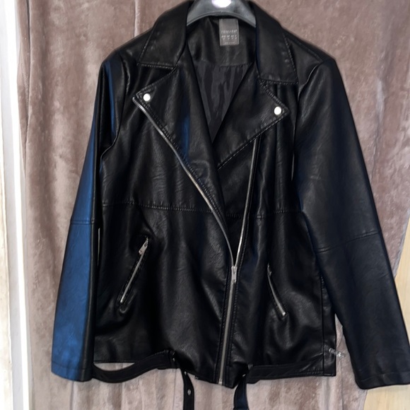 Primark Motorcycle  Belted Vegan Leather with zippers NWOT - Picture 3 of 12